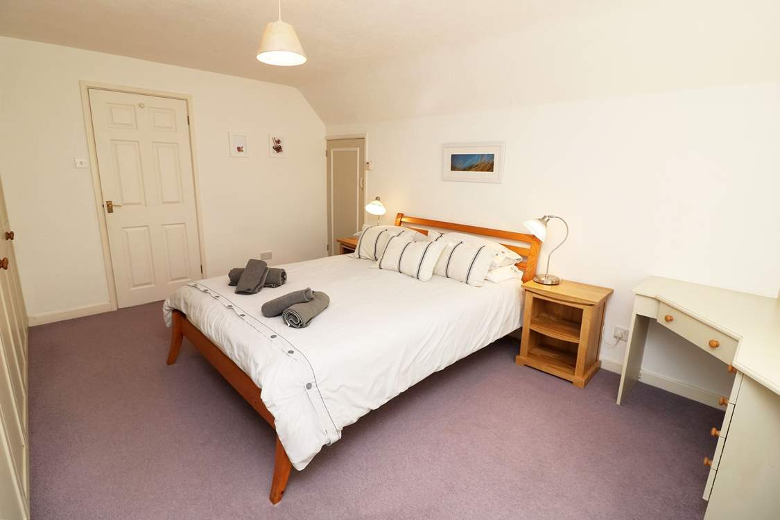 You will find a double and a twin room on the first floor.