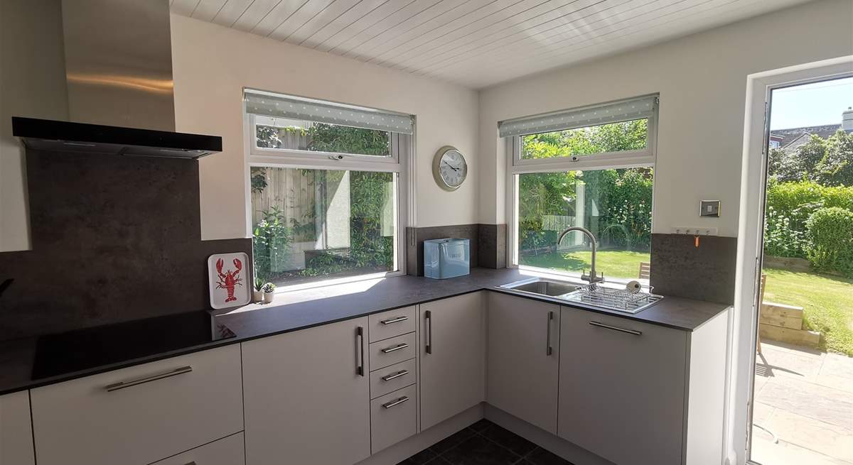 And windows overlooking the pretty garden. 