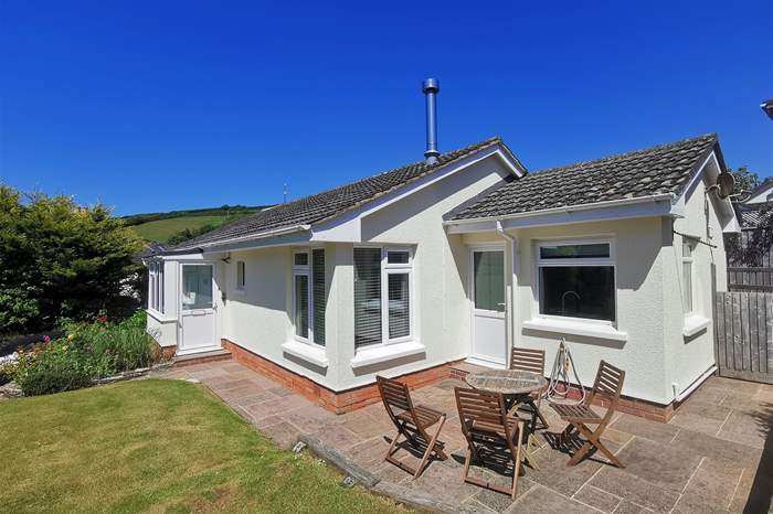 Nuthurst is a 3 bedroom, dog friendly cottage near the beach in Croyde, Devon.
