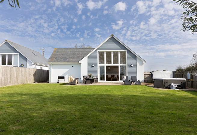 When the blue skies crown a gorgeous garden you know everyone will relax and enjoy their time at Skylark.