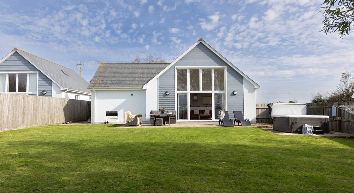 When the blue skies crown a gorgeous garden you know everyone will relax and enjoy their time at Skylark.