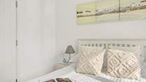 Such a calm room will ensure a restful night's sleep.