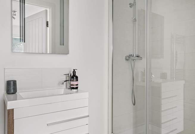 The perfect addition to any bedroom meaning no one has to wait for a bathroom to become free. 