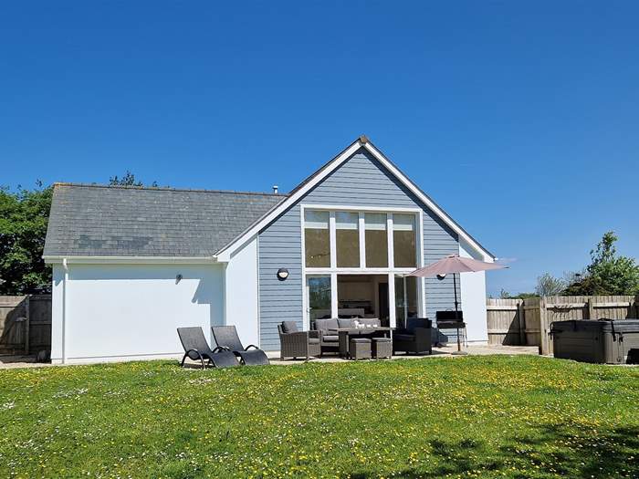 Skylark, Sleeps 6 in Woolacombe