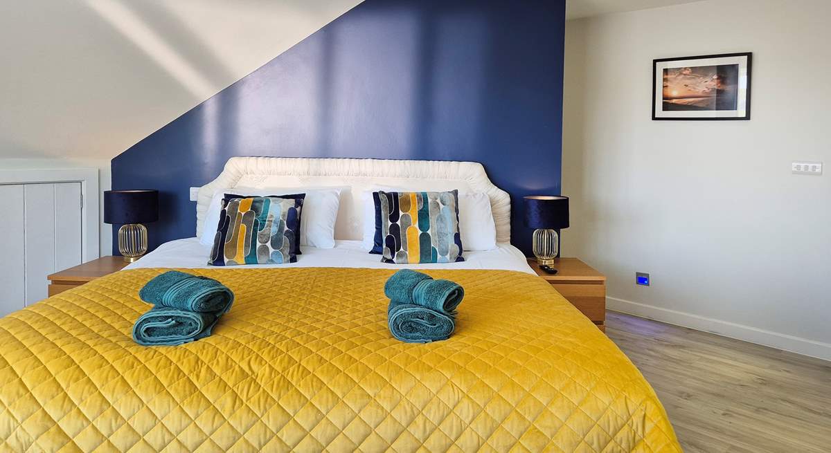 Such a lovely bedroom. 