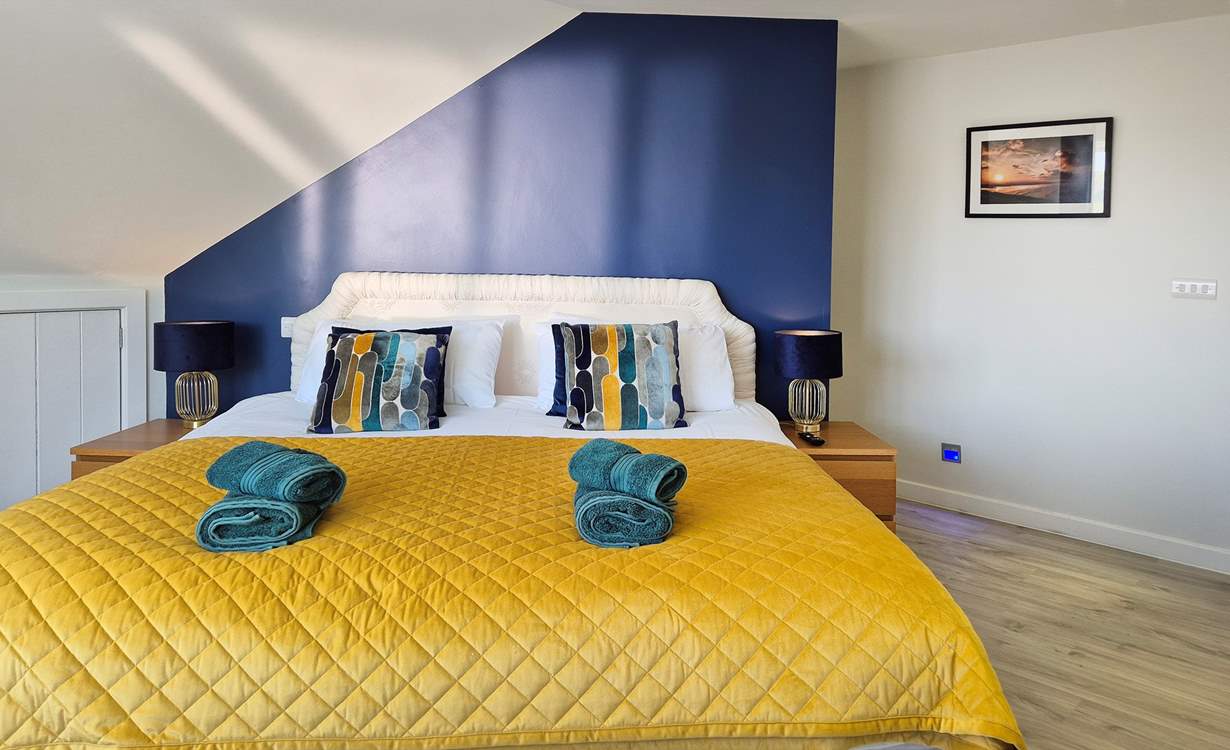 Such a lovely bedroom.