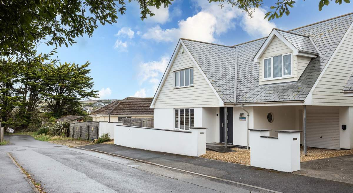 Welcome to Longboards, a stylish holiday home in the pretty village of Croyde.  