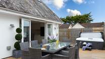 Welcome to Longboards by the beach! 
Enjoy lazy dining al fresco on the decking area after a day at the beach which is minutes away!
