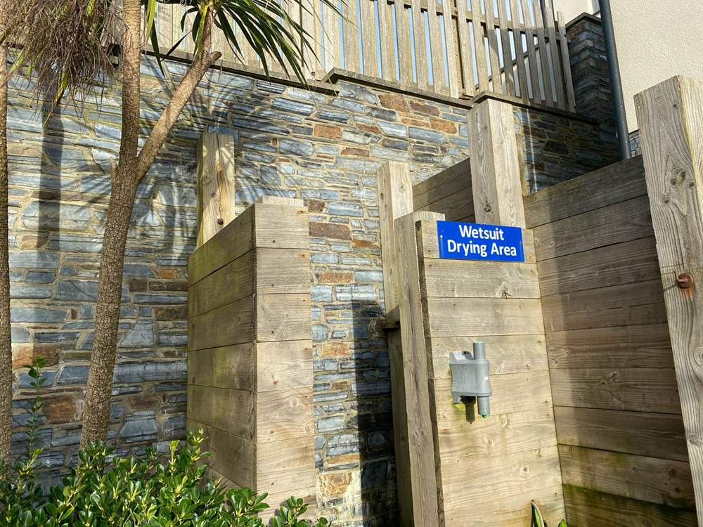 Ocean Point has access to shared board/wetsuit storage and outside showers.
