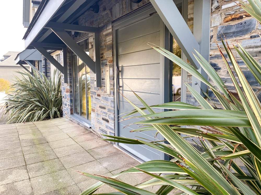 15 Ocean Point is situated in a stylish duplex apartment.