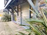 15 Ocean Point is situated in a stylish duplex apartment.