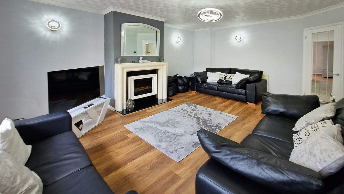 Relax in the sitting-room.
