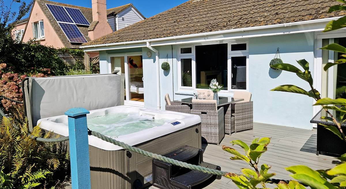 Perfectly situated in the heart of Croyde, welcome to Blue Pearl. 
