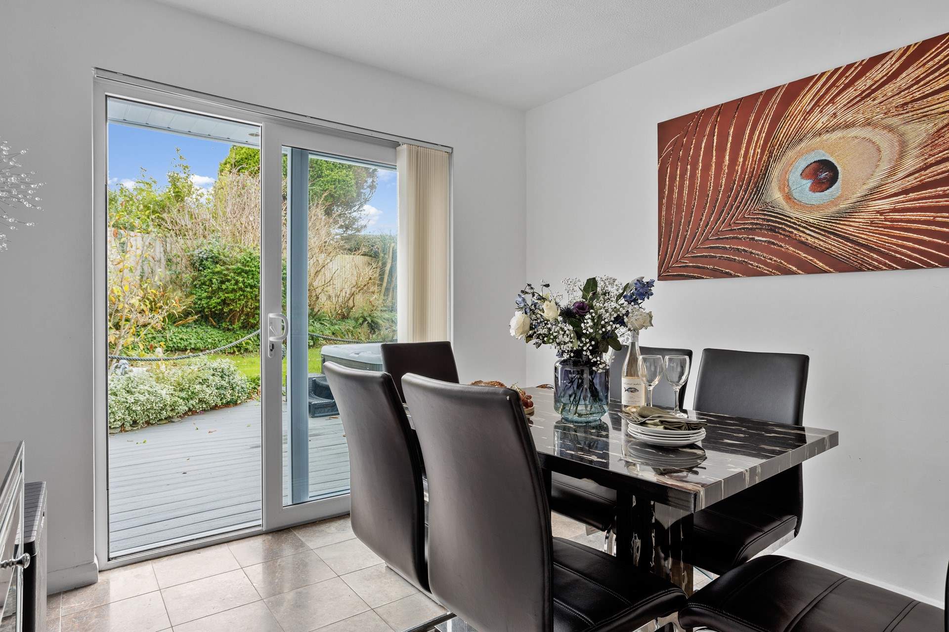 Chat about the adventures of the day around the table in the separate dining-room. 