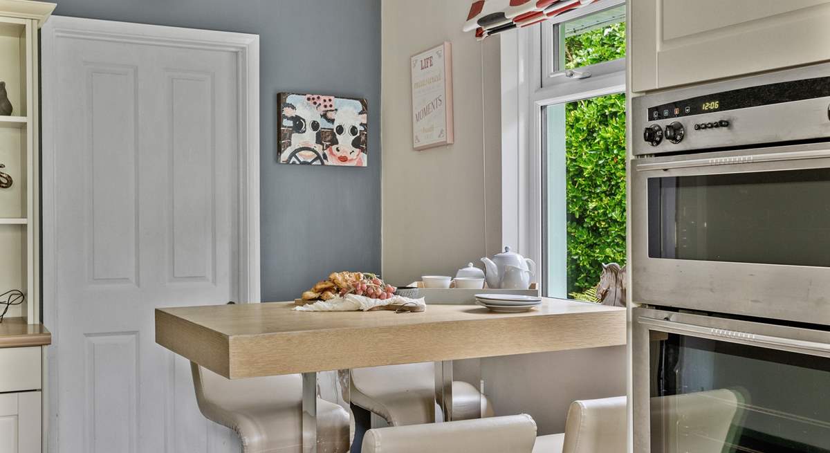 There's a handy breakfast bar for grabbing a quick bite.