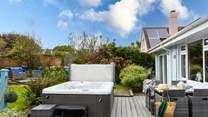 Perfectly situated in the heart of Croyde, welcome to Blue Pearl. 