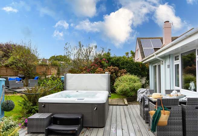 Perfectly situated in the heart of Croyde, welcome to Blue Pearl. 