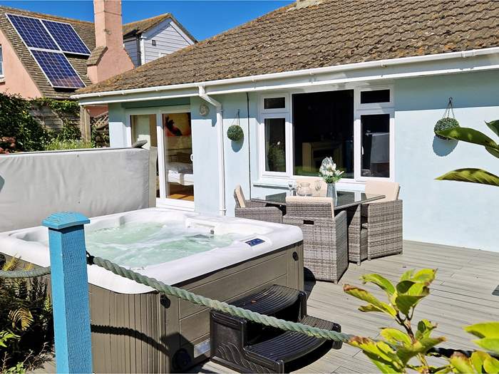 Blue Pearl, Sleeps 8 in Croyde