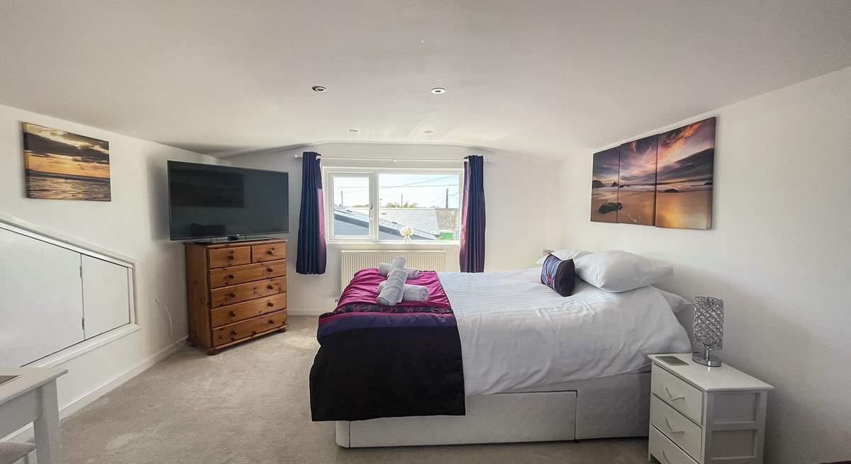 Bedroom 3 has a Smart TV.