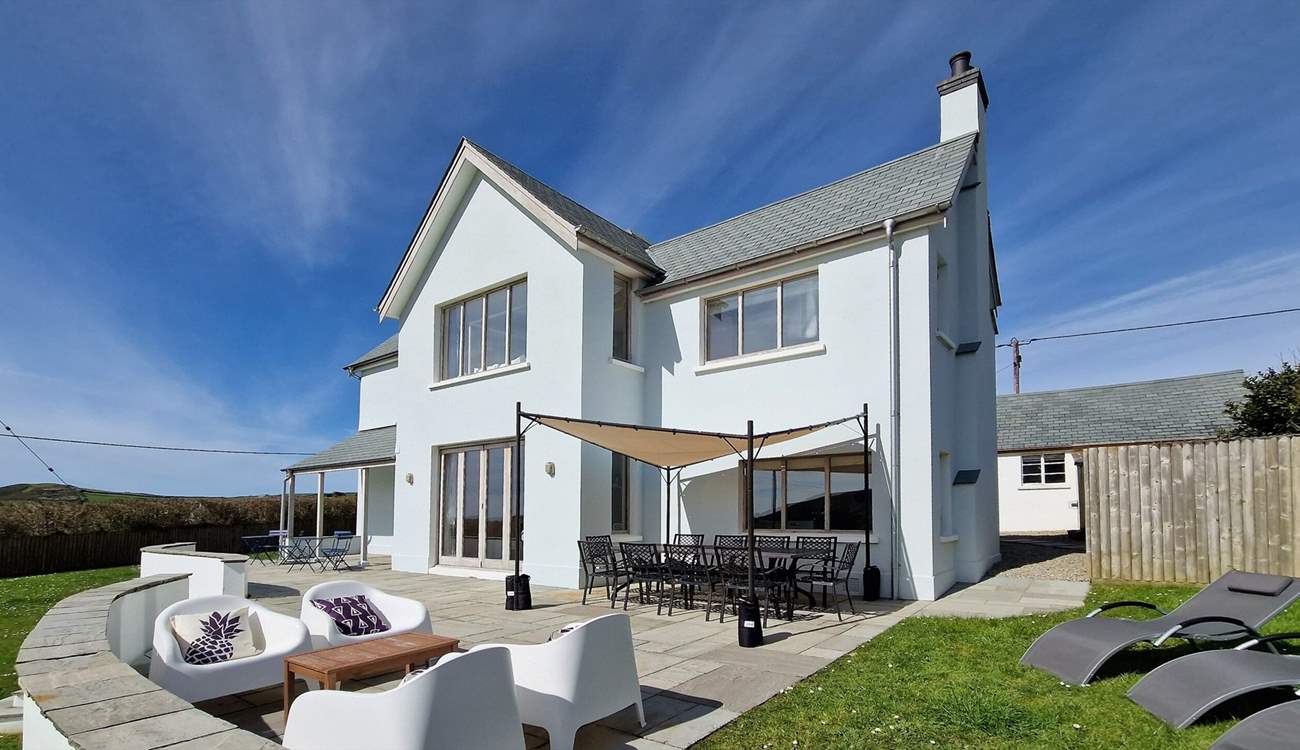 Plenty of space for all, including the family dogs. 