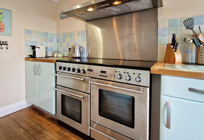 The chef will feel at home with this wonderful range cooker. 
