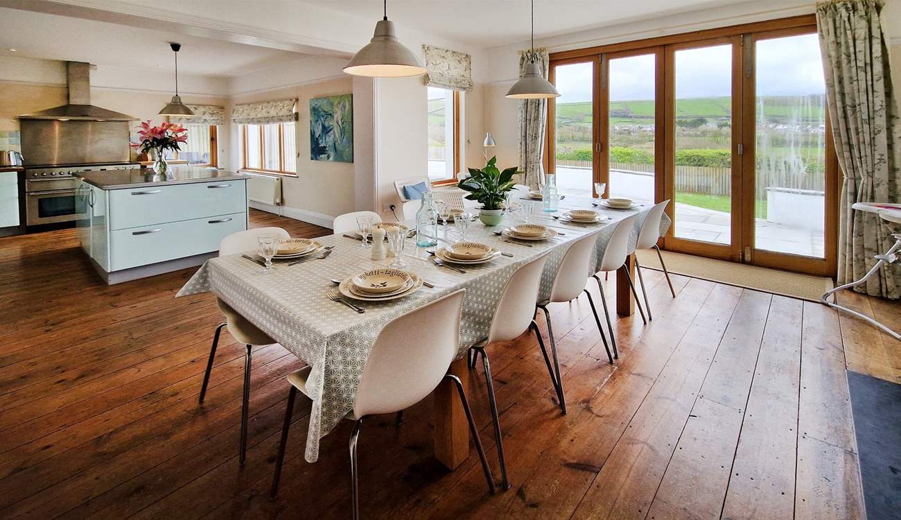 The kitchen/diner has oodles of space. 