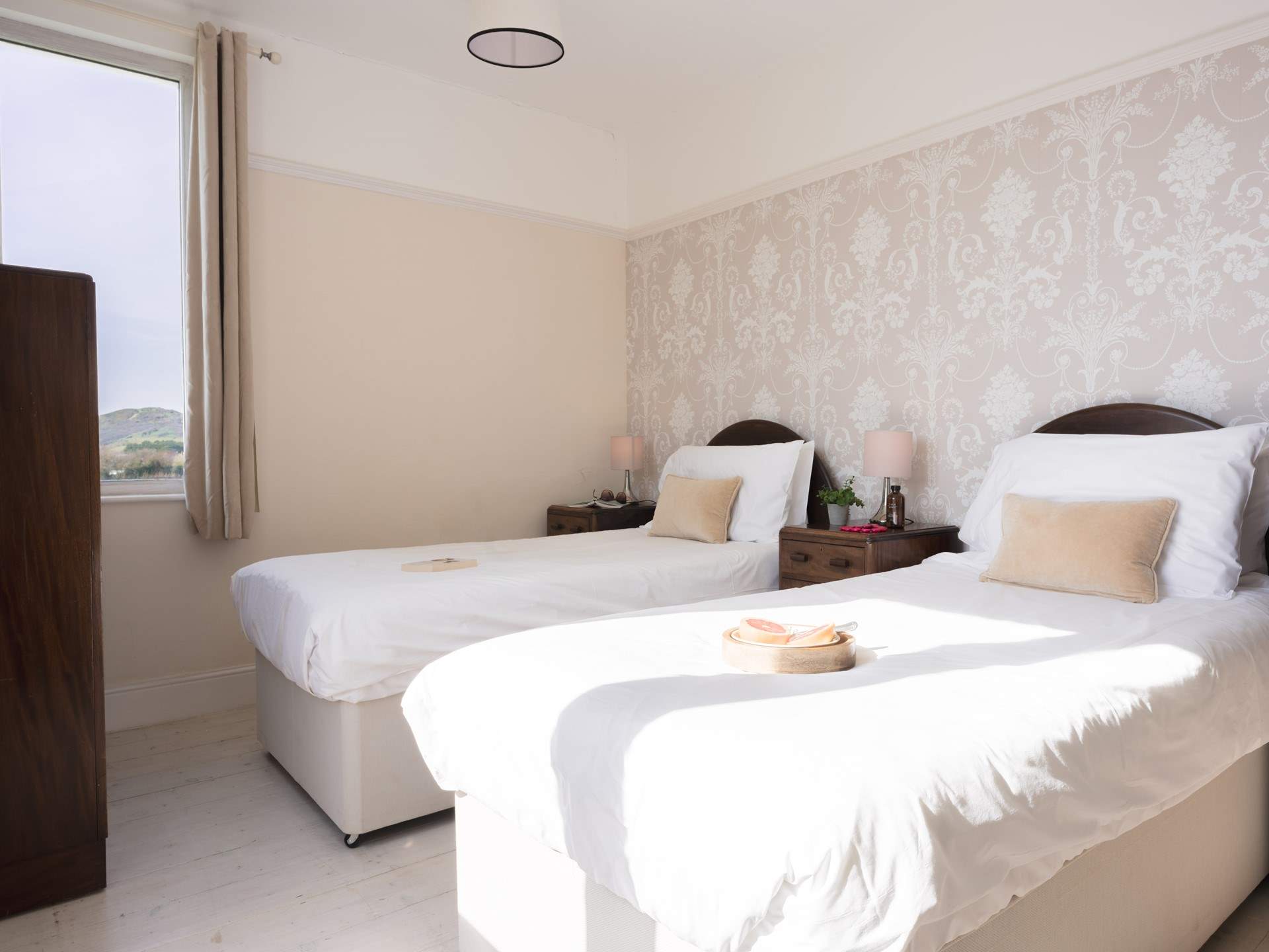 Yet another twin with views down to the beach.