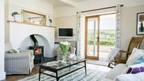 Such a cosy room for all the seasons.