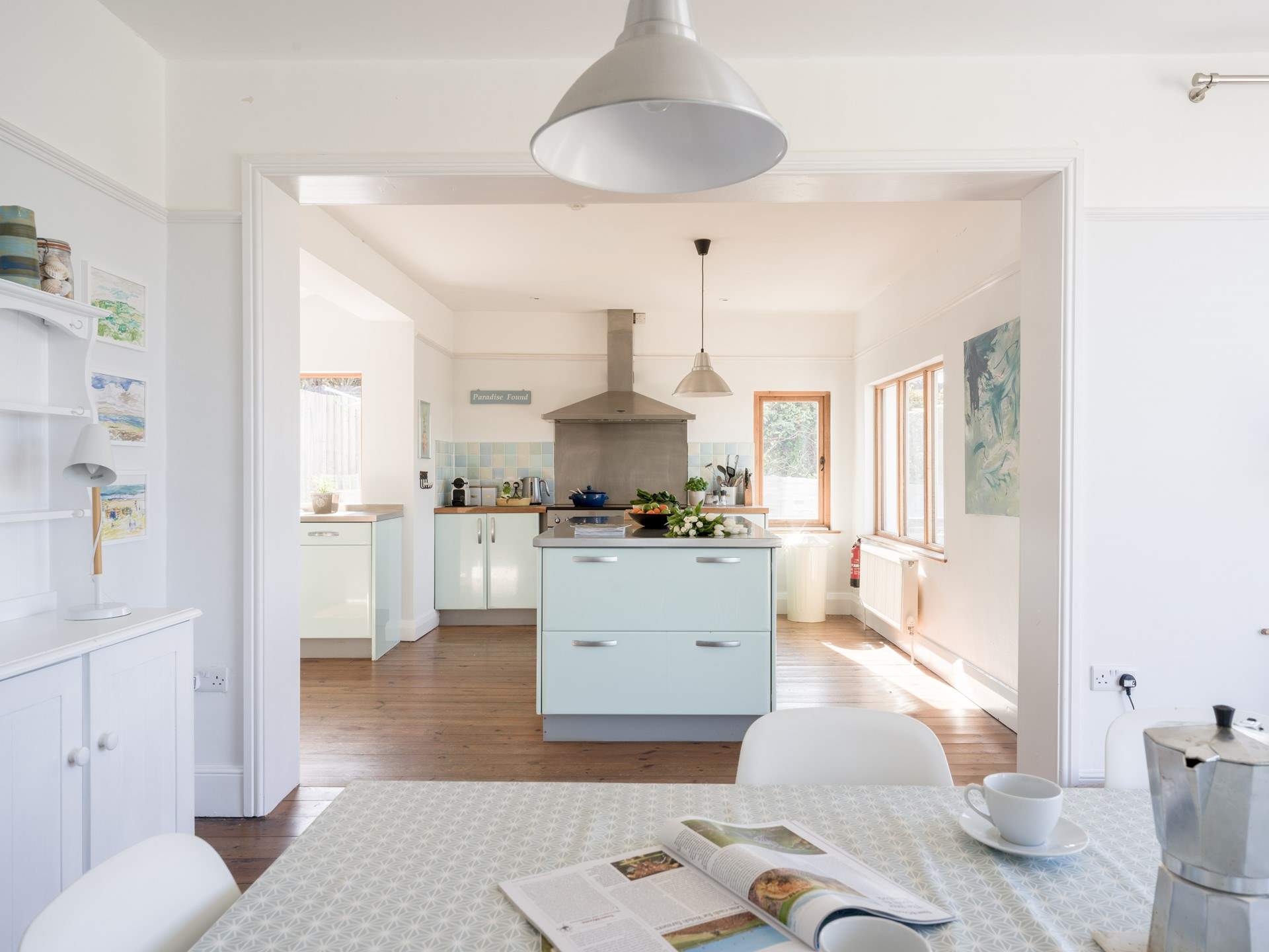 The kitchen/diner has oodles of space. 