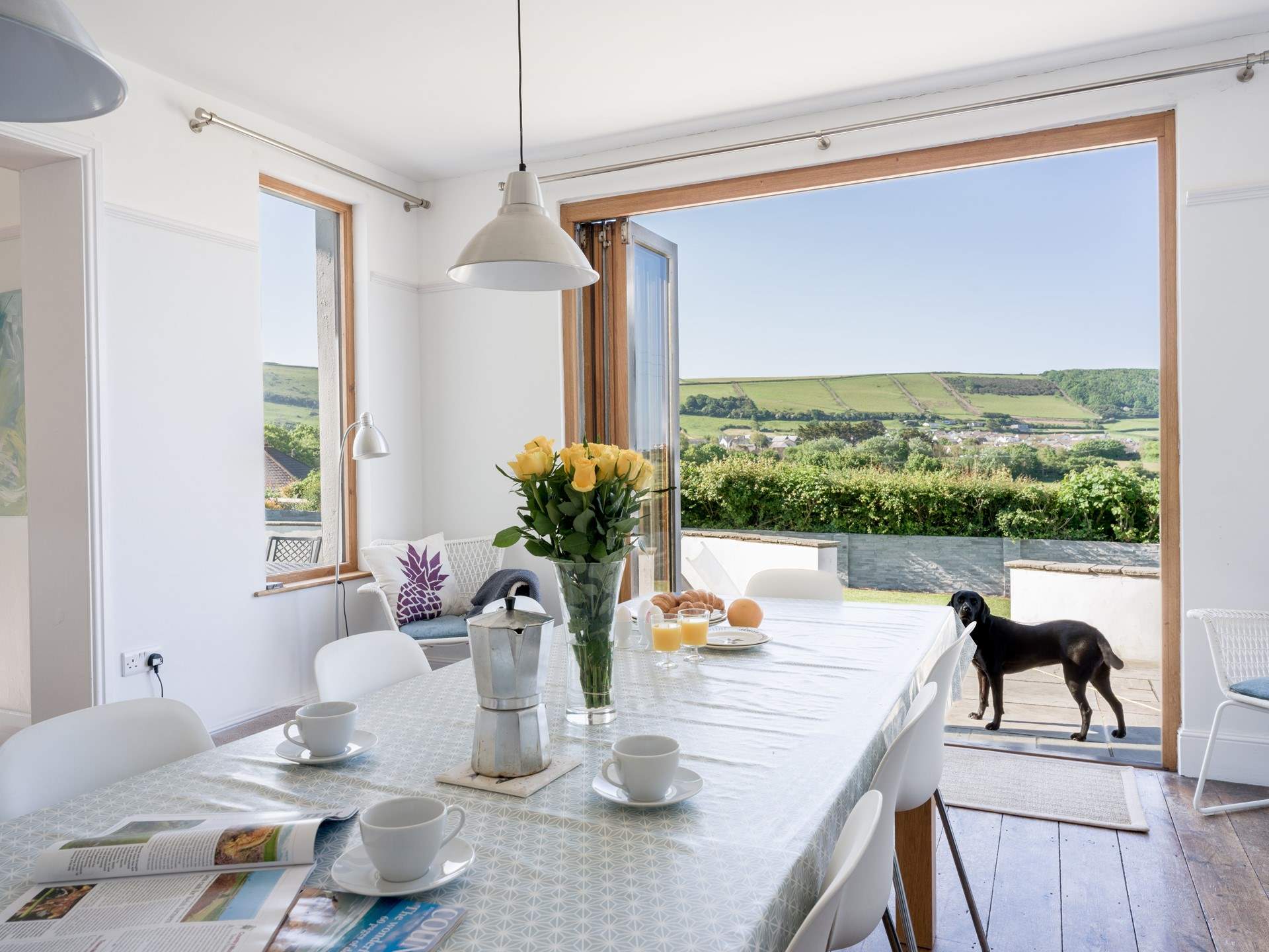 Broad-De had boosts an amazing about of space both inside and out, perfect for children to play all day.