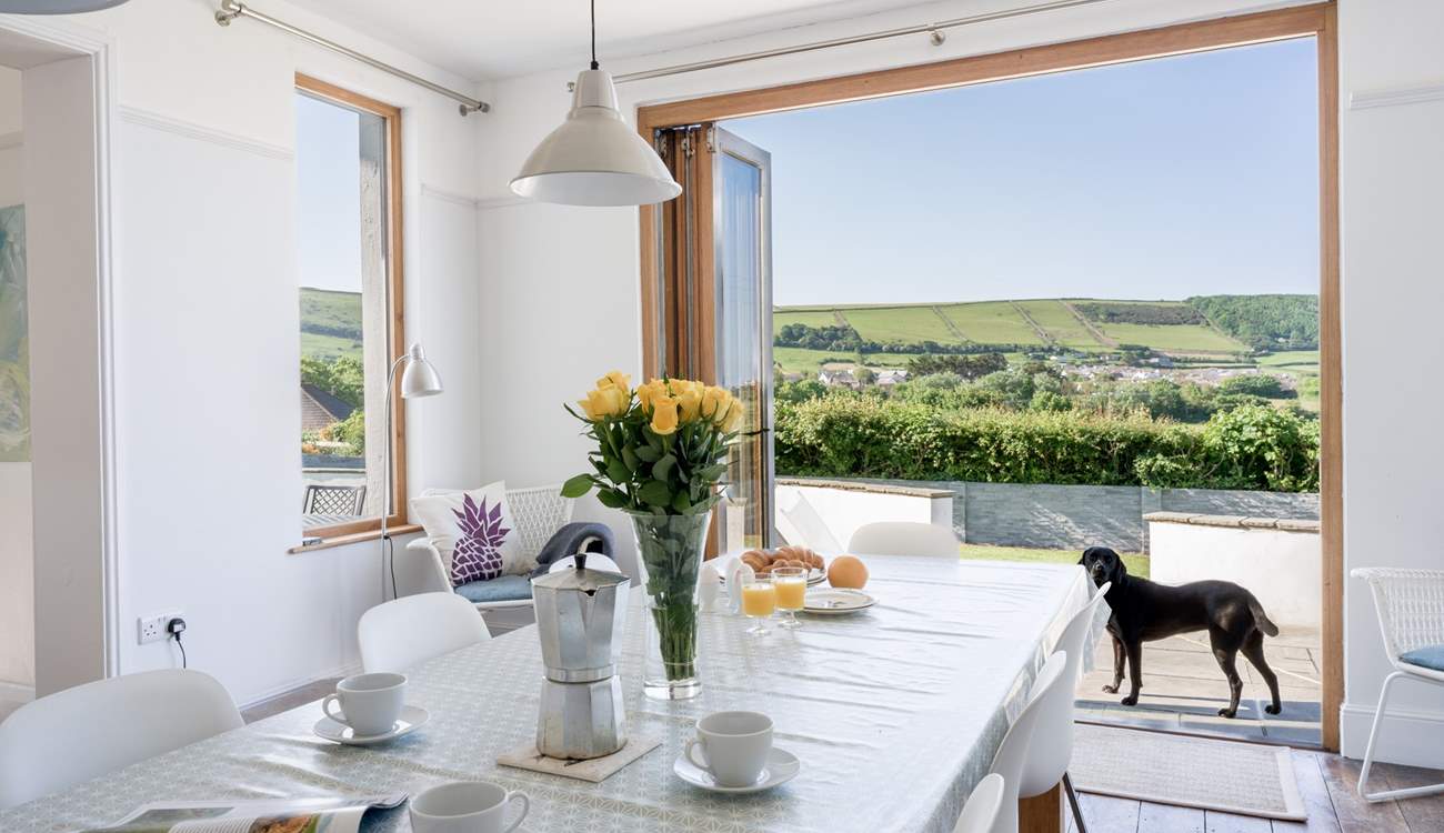 Broad-De had boosts an amazing about of space both inside and out, perfect for children to play all day.