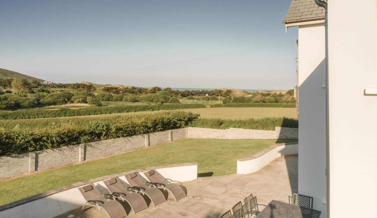 The sandhills are the perfect playground for old and young. 