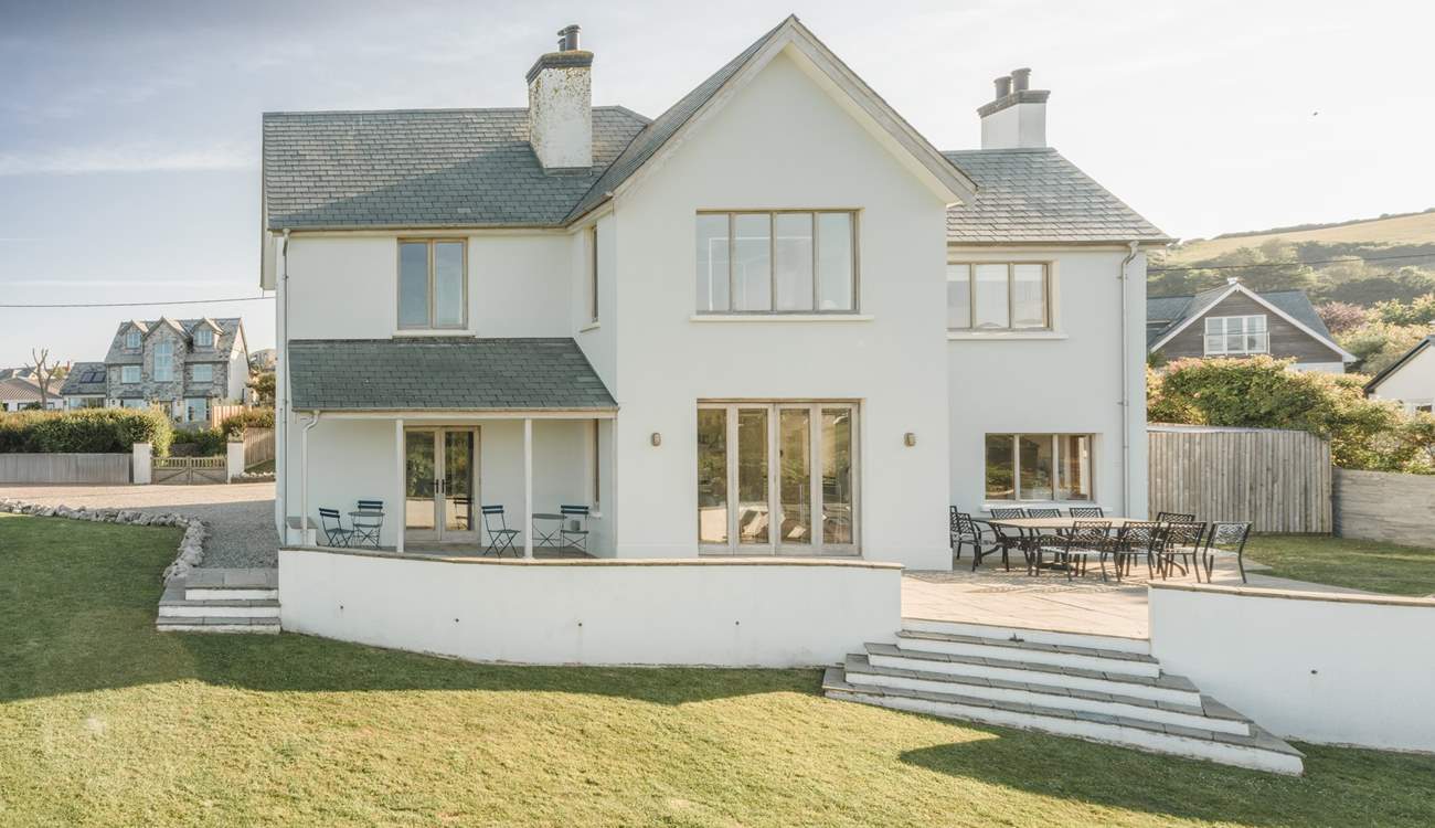 Welcome to Broad-De your holiday home by the sea and golden sands of Croyde beach.