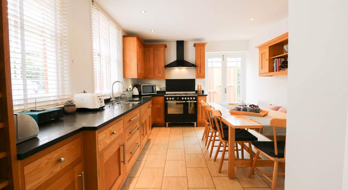 The kitchen has all the equipment you'll need on holiday. 