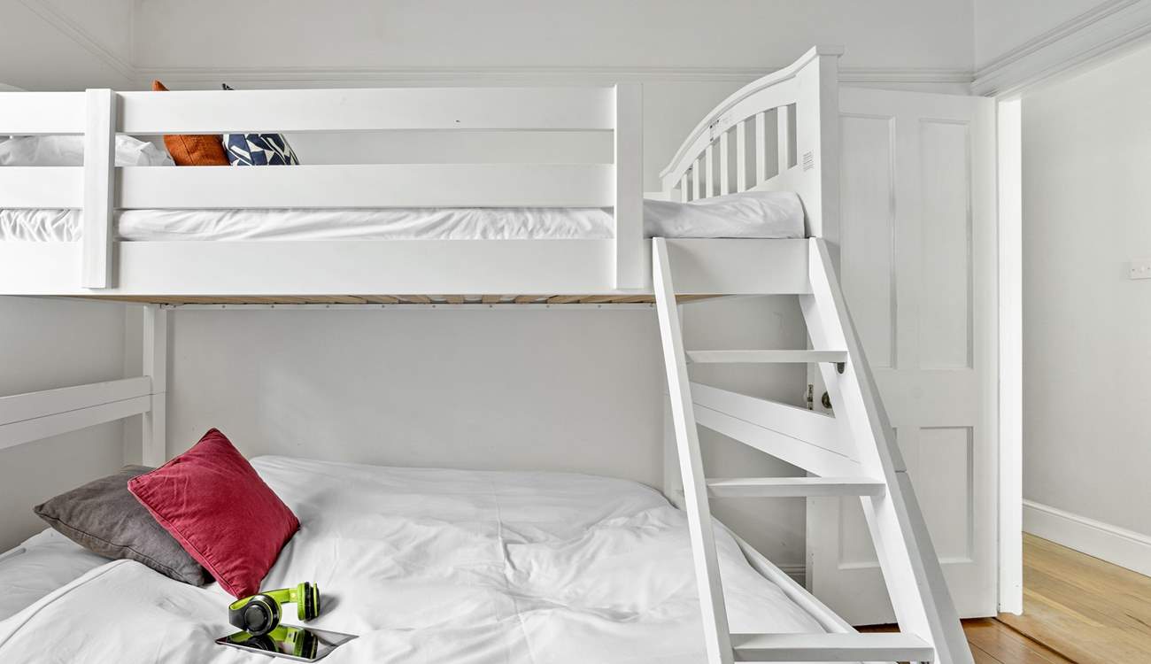 The bunk-beds in bedroom 3.