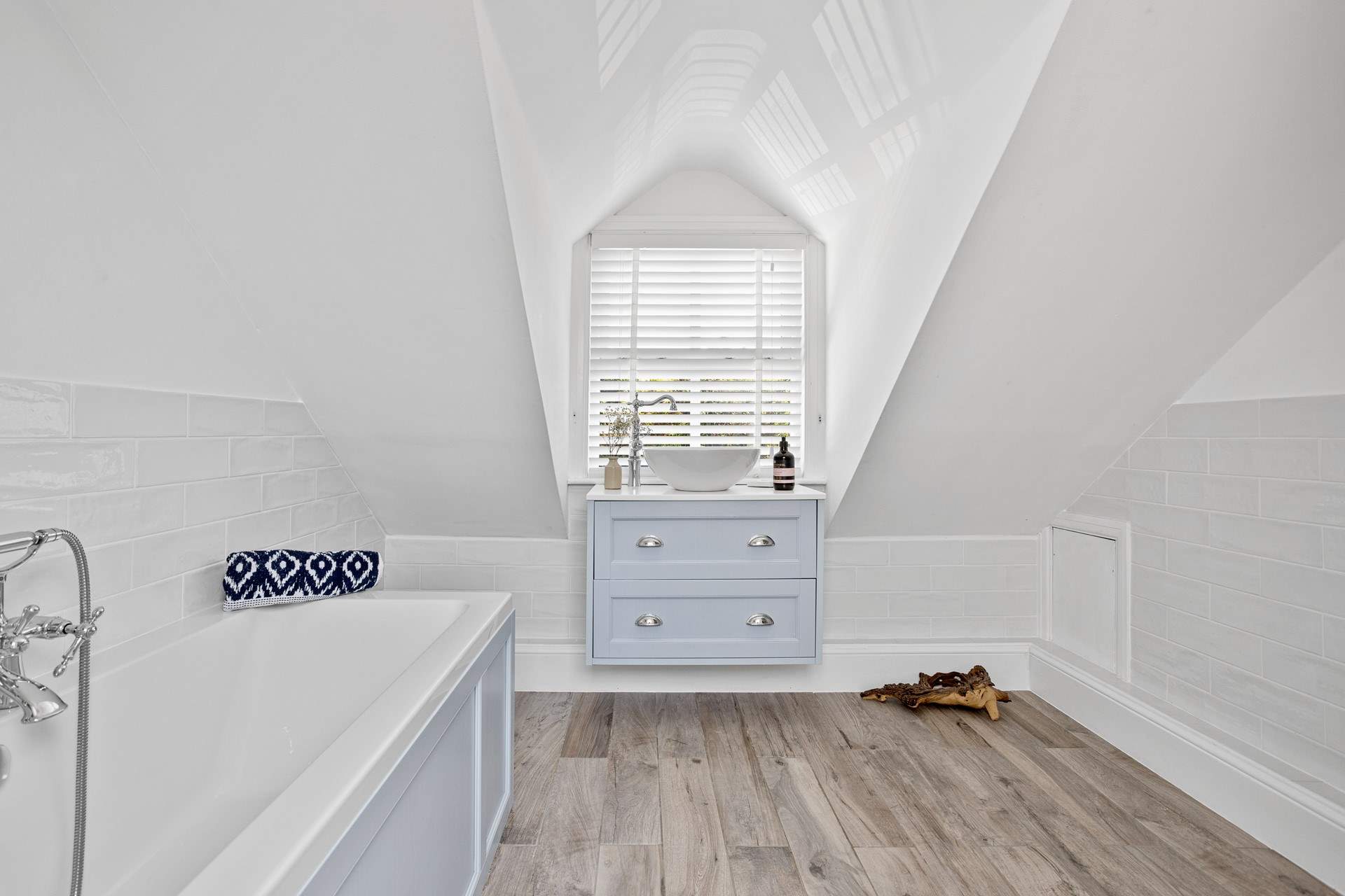 The charming bathroom on the first floor. 