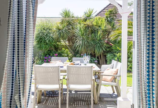 The perfect holiday pastime. 