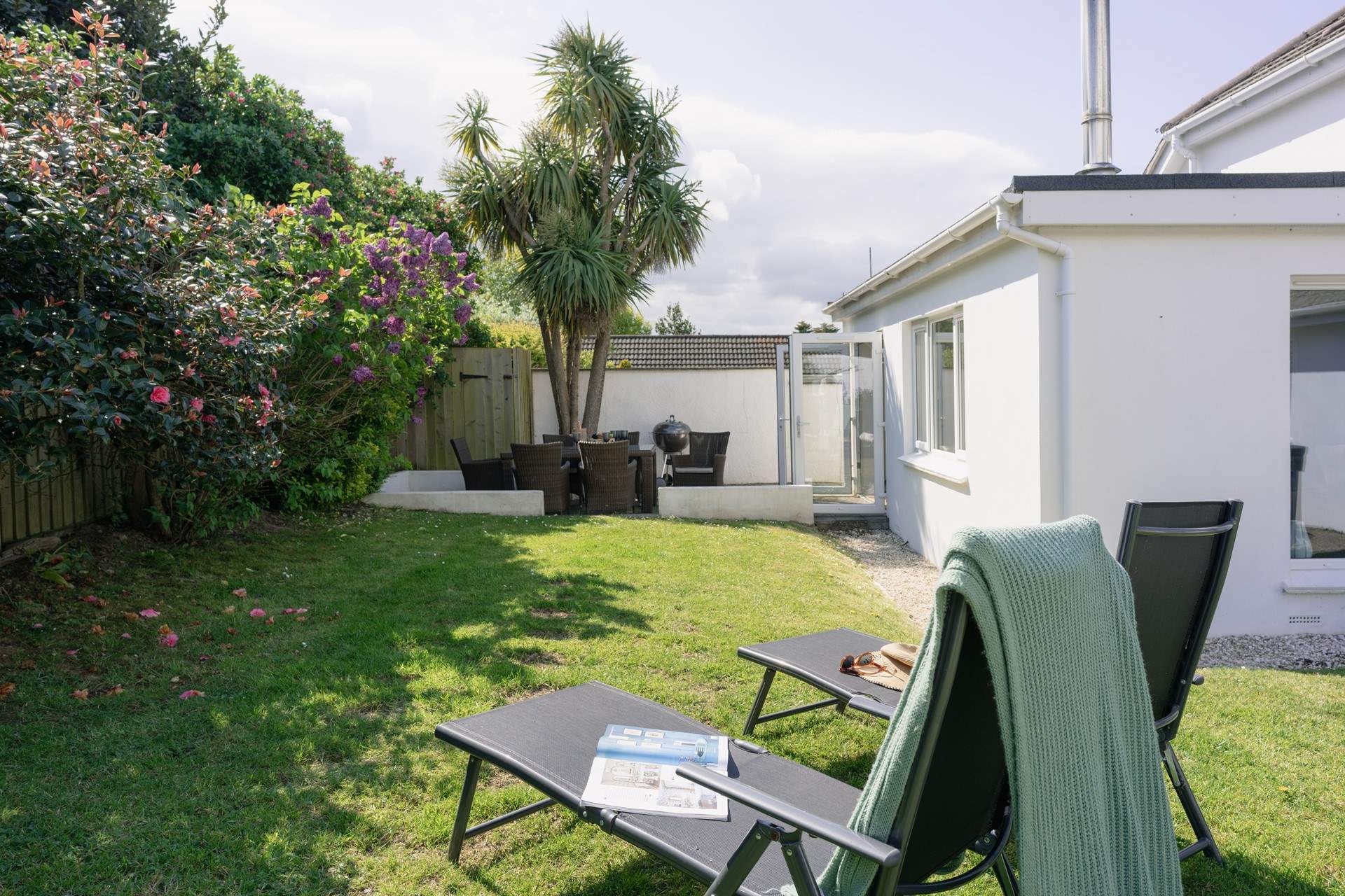 Time to relax into your surroundings.
