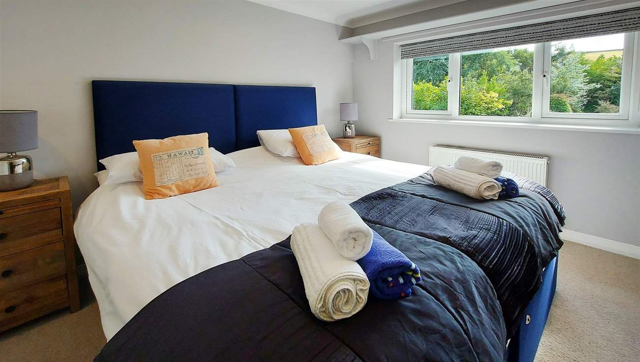 There are two 'zip and link' rooms, which can be made up as a twin or a king.