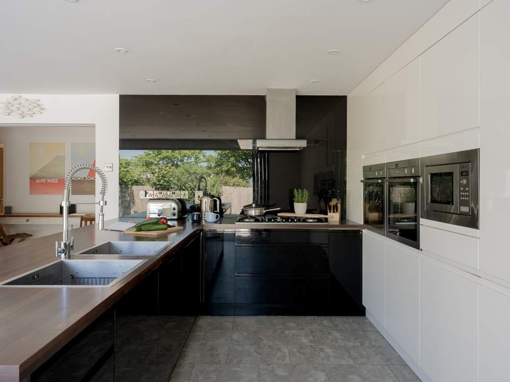 The most discerning of chefs will love the stylish kitchen.