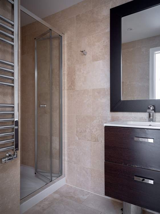 The shower-room on the first floor.