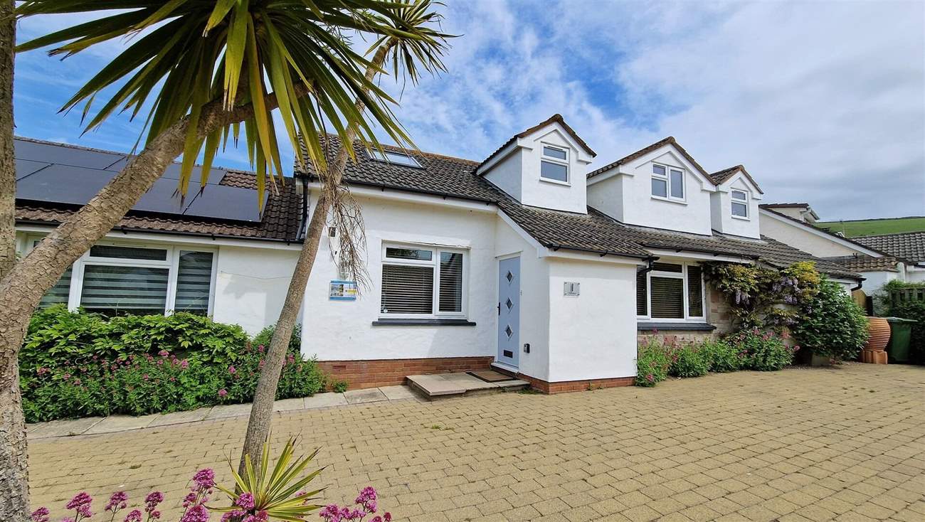 Welcome to Hideway, a spacious holiday home in the charming village of Croyde.