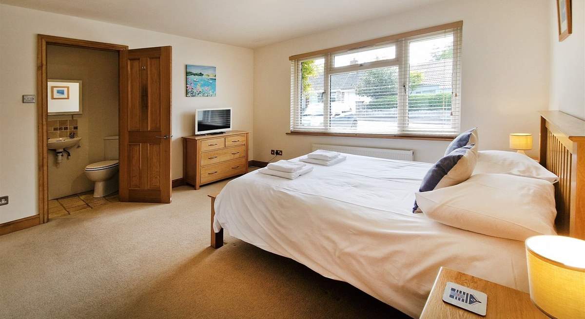With a handy en suite shower-room. 