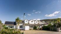 Hideaway sits in the heart of the village with pubs, shops and the beach a walk away!
