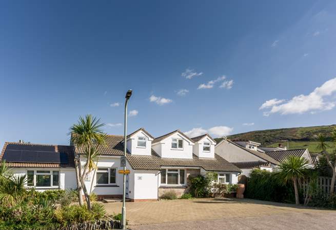 Hideaway sits in the heart of the village with pubs, shops and the beach a walk away!