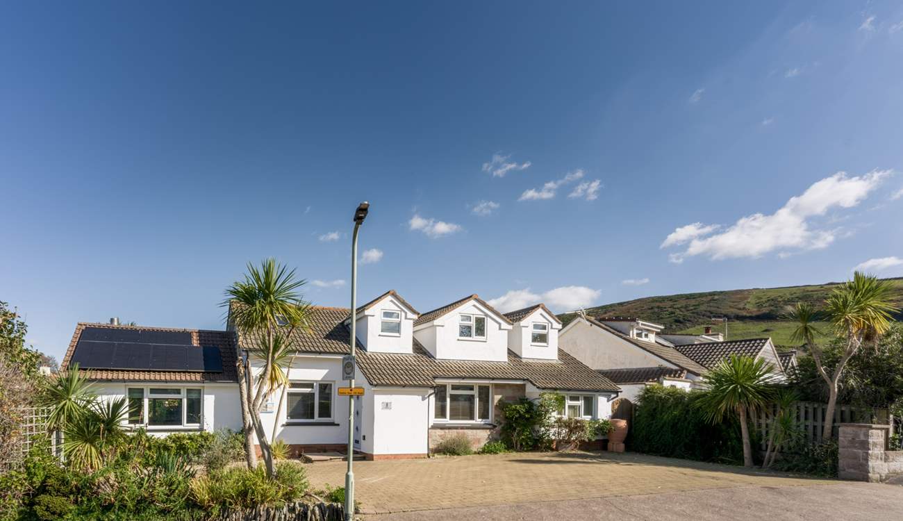 Hideaway sits in the heart of the village with pubs, shops and the beach a walk away!