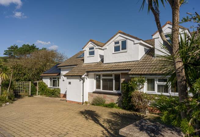 Hideway, a spacious holiday home in the charming village of Croyde. 