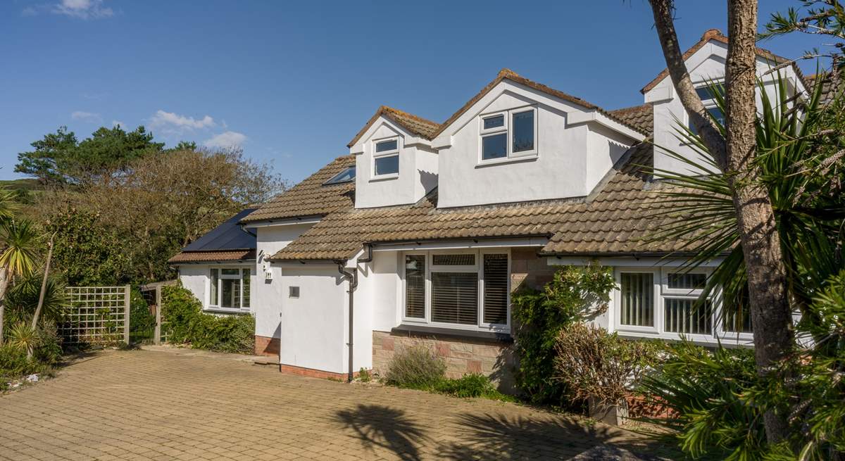 Hideway, a spacious holiday home in the charming village of Croyde. 