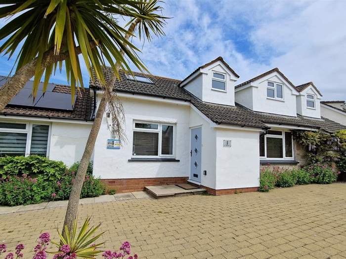 Hideaway, Sleeps 10 in Croyde