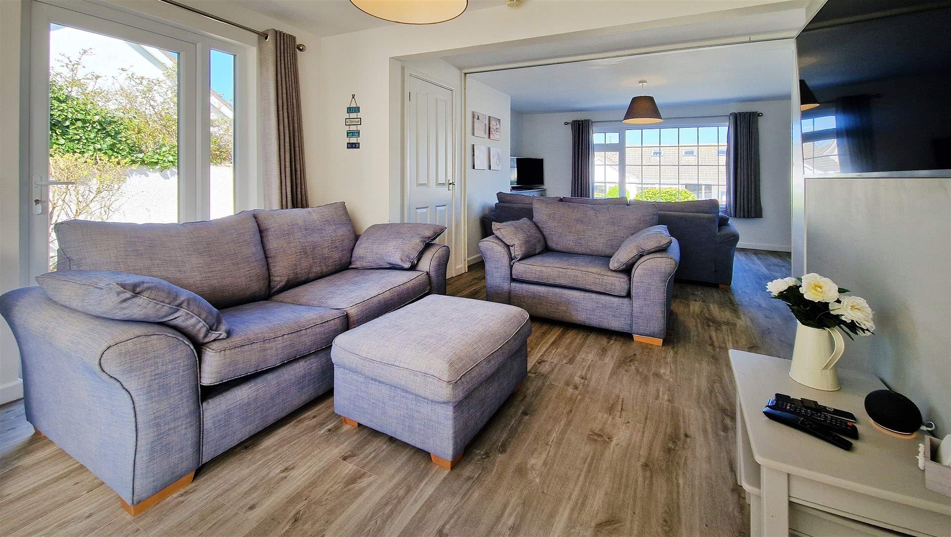 Sink into the squishy sofas.